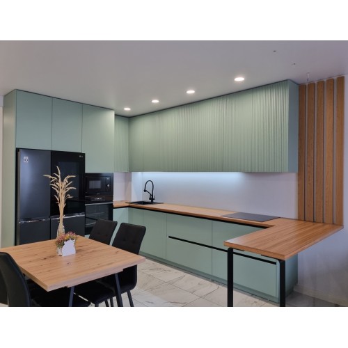 Bucătărie Verde modern la comandă.