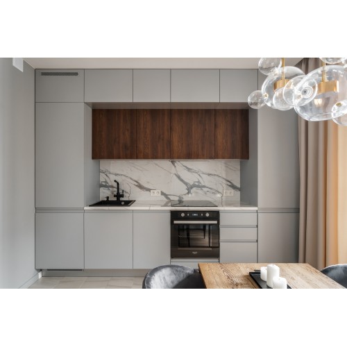 Bucătărie Blum modern la comandă (EGGER + MDF VOPSIT)